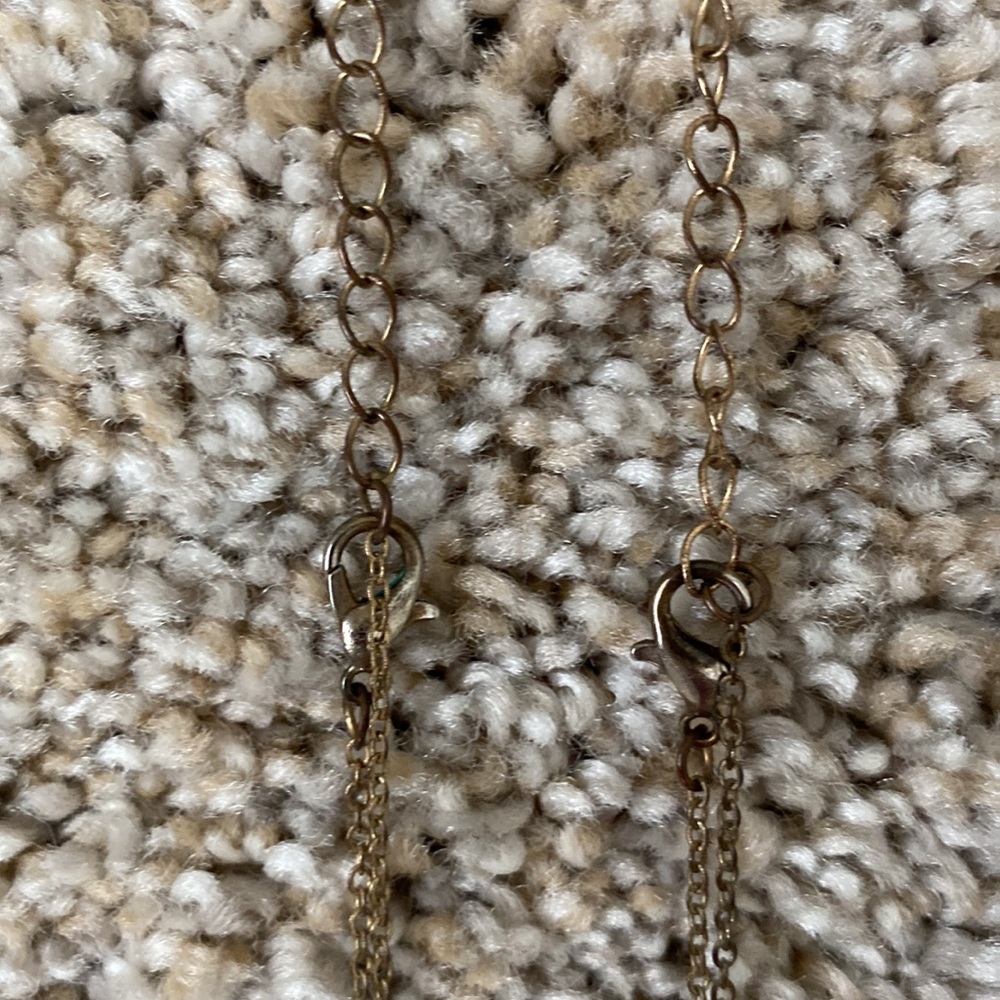 Round Pendant Layered Necklace Set - Picture 9 of 12